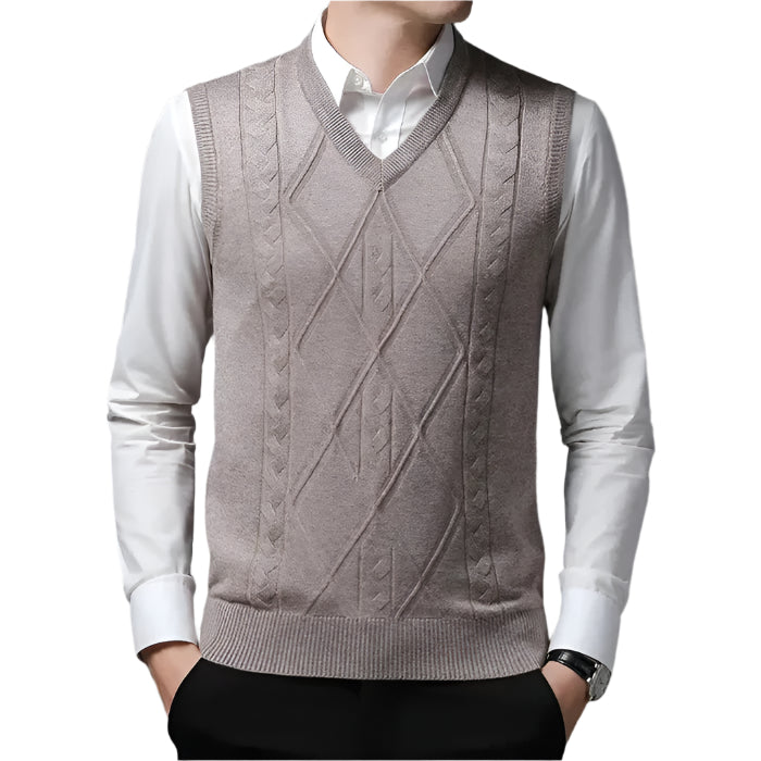 Colete Tricot Montvani MV396 versátil, com tricot premium e design elegante, perfeito para visuais casuais ou formais com sofisticação.