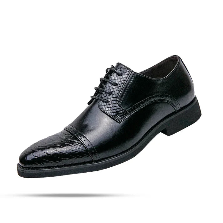 Sapato Derby Montvani MV362 elegante, com couro texturizado e cadarço trançado, perfeito para visuais sociais ou casuais com conforto.