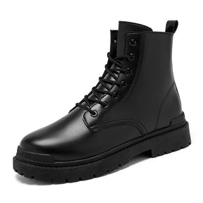 Bota Masculina em Couro Montvani MV047, acabamento refinado, solado antiderrapante e design versátil para estilo e conforto.