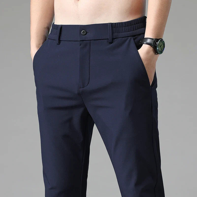Calça Social Masculina Montvani MV203, com corte slim fit e tecido de nylon e spandex, perfeita para eventos formais, corporativos ou uso diário.