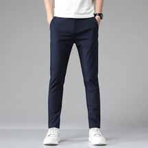 Calça Social Masculina Montvani MV203, com corte slim fit e tecido de nylon e spandex, perfeita para eventos formais, corporativos ou uso diário.