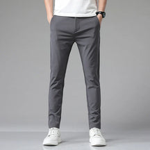 Calça Social Masculina Montvani MV203, com corte slim fit e tecido de nylon e spandex, perfeita para eventos formais, corporativos ou uso diário.