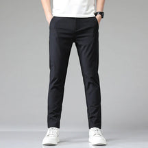 Calça Social Masculina Montvani MV203, com corte slim fit e tecido de nylon e spandex, perfeita para eventos formais, corporativos ou uso diário.