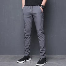 Calça Social Slim Masculina Montvani MV208, com corte slim fit e tecido premium, perfeita para eventos formais, corporativos ou ocasiões especiais.