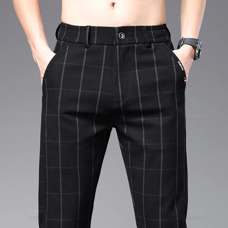 Calça Social Xadrez Masculina Montvani MV204, com modelagem slim fit, padrão xadrez clássico e tecido confortável, perfeita para looks formais e profissionais.