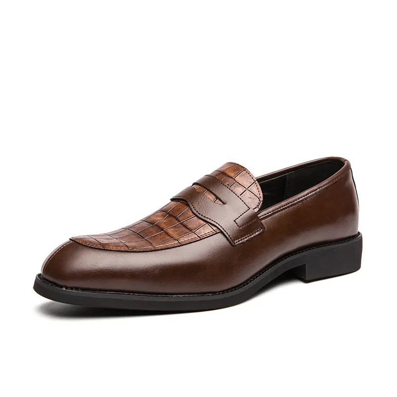 Mocassim Masculino em Couro Montvani MV044, design clássico e sofisticado, acabamento artesanal, palmilha acolchoada e solado flexível para máximo conforto.