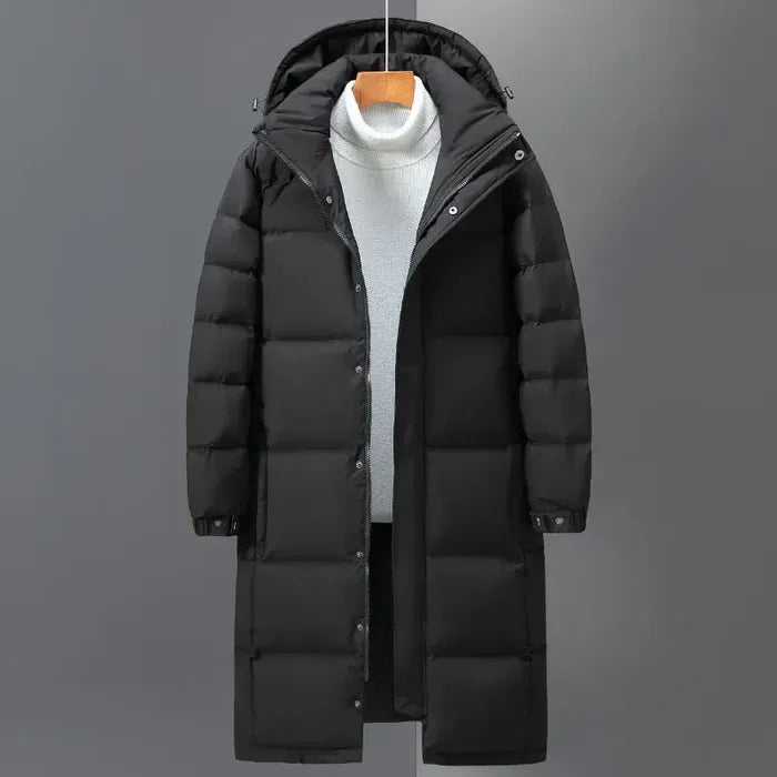 Sobretudo Masculino Puffer Montvani MV221, com nylon e poliéster, capuz removível e design impermeável, perfeito para inverno e ambientes urbanos.